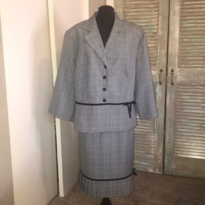 Classy Plaid Dress Suit